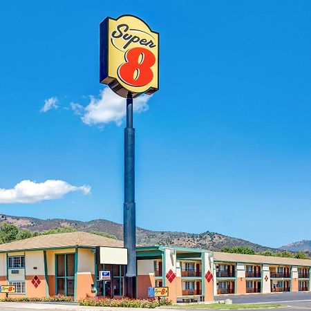Super 8 By Wyndham Yreka Hotel Exterior photo