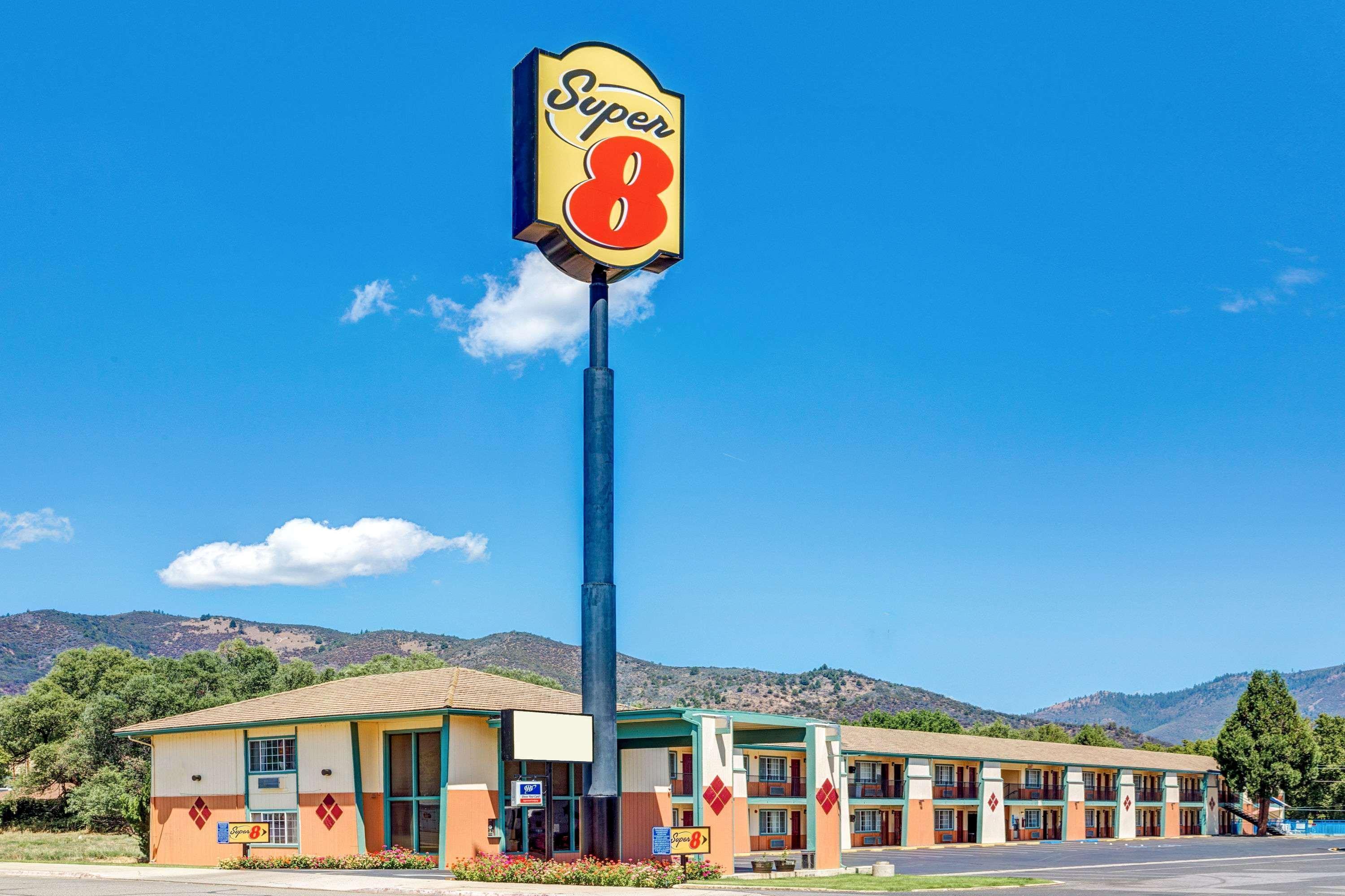Super 8 By Wyndham Yreka Hotel Exterior photo